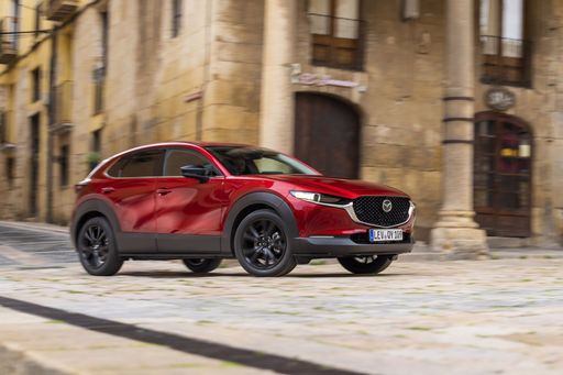 2022_mazda_cx-30_src_spain_act_27