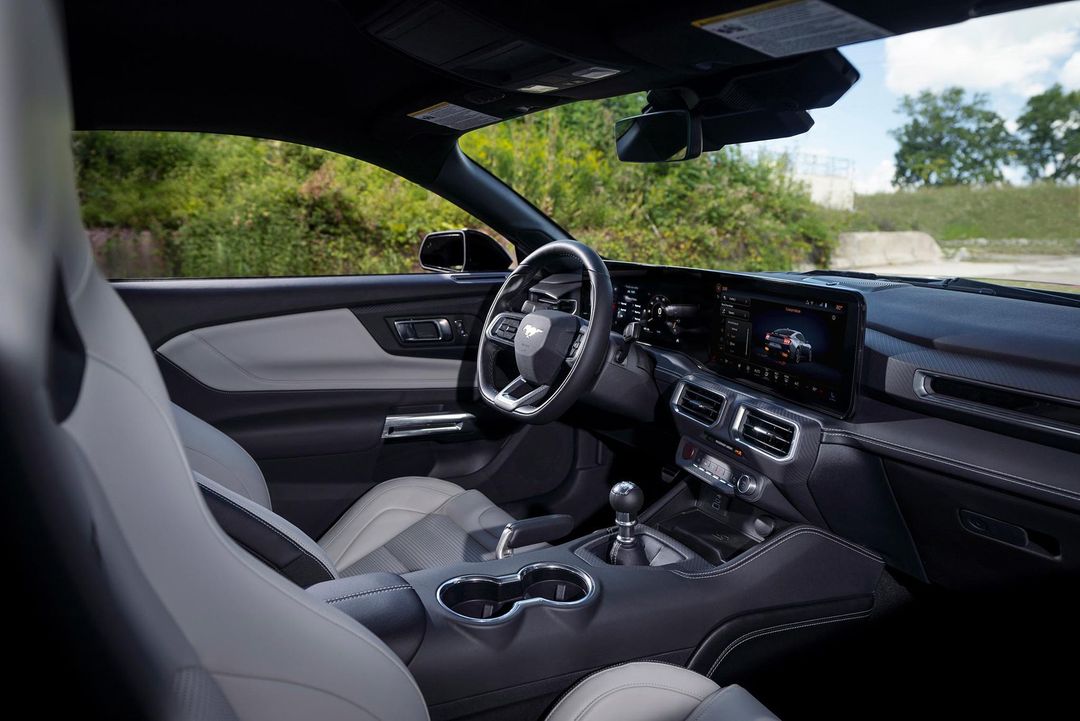 NEW_FORD_MUSTANG_24-LOW
