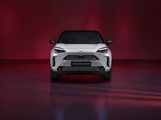 77862-2022yariscrossgrsext005-web-lr