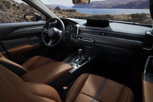 mazda-cx-50_int_front-seats_01