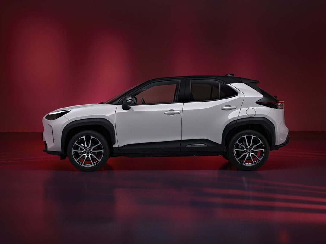77863-2022yariscrossgrsext006-web-lr