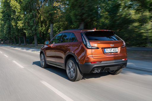 Cadillac-XT4-08