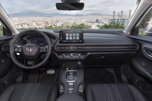 439994_2023_Honda_ZR-V_e_HEV_Advance