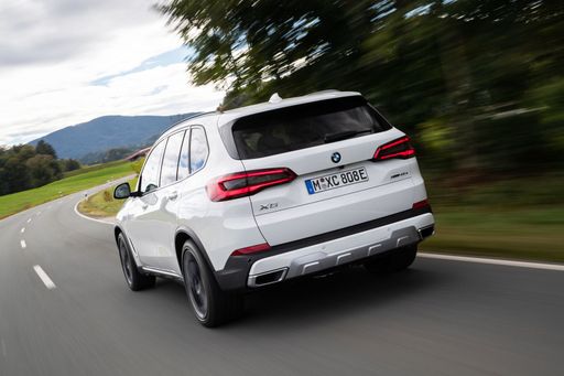 P90374943_highRes_the-new-bmw-x5-xdriv