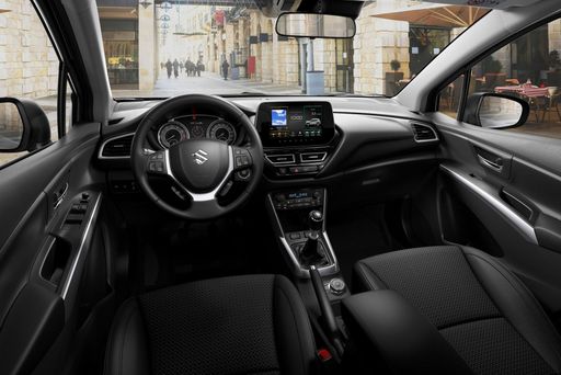 S-CROSS_innen2