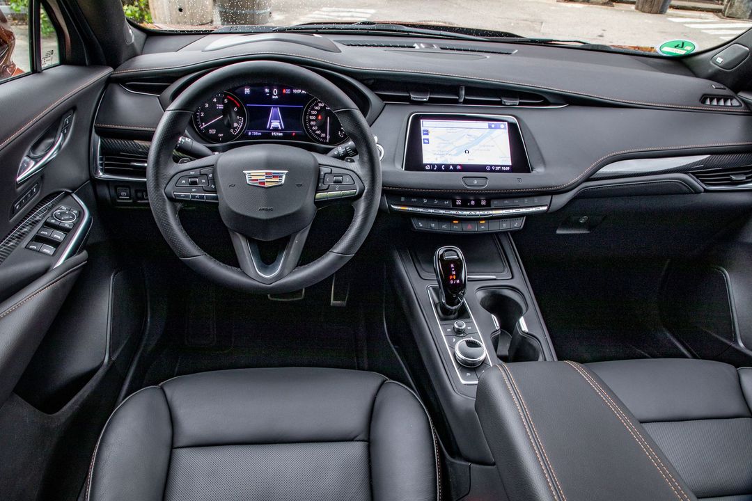 Cadillac-XT4-350026