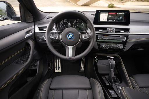 P90450459_highRes_bmw-x2-edition-xdriv