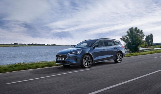 2021_FORD_FOCUS_ACTIVE_OUTDOOR_03-LOW