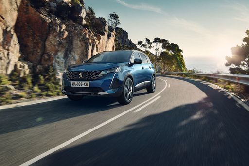 PEUGEOT_5008_2009RC_008_0