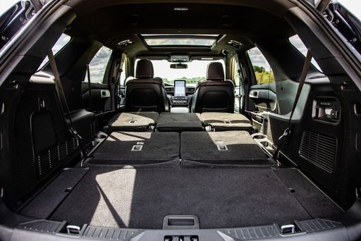 FORD_2020_EXPLORER_64-LOW