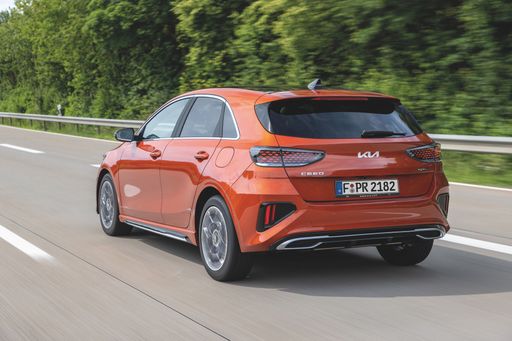 Kia_Ceed_GT_Line_MJ22_02