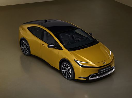 78897-2022-prius-plug-in-hybrid-8-web-lr