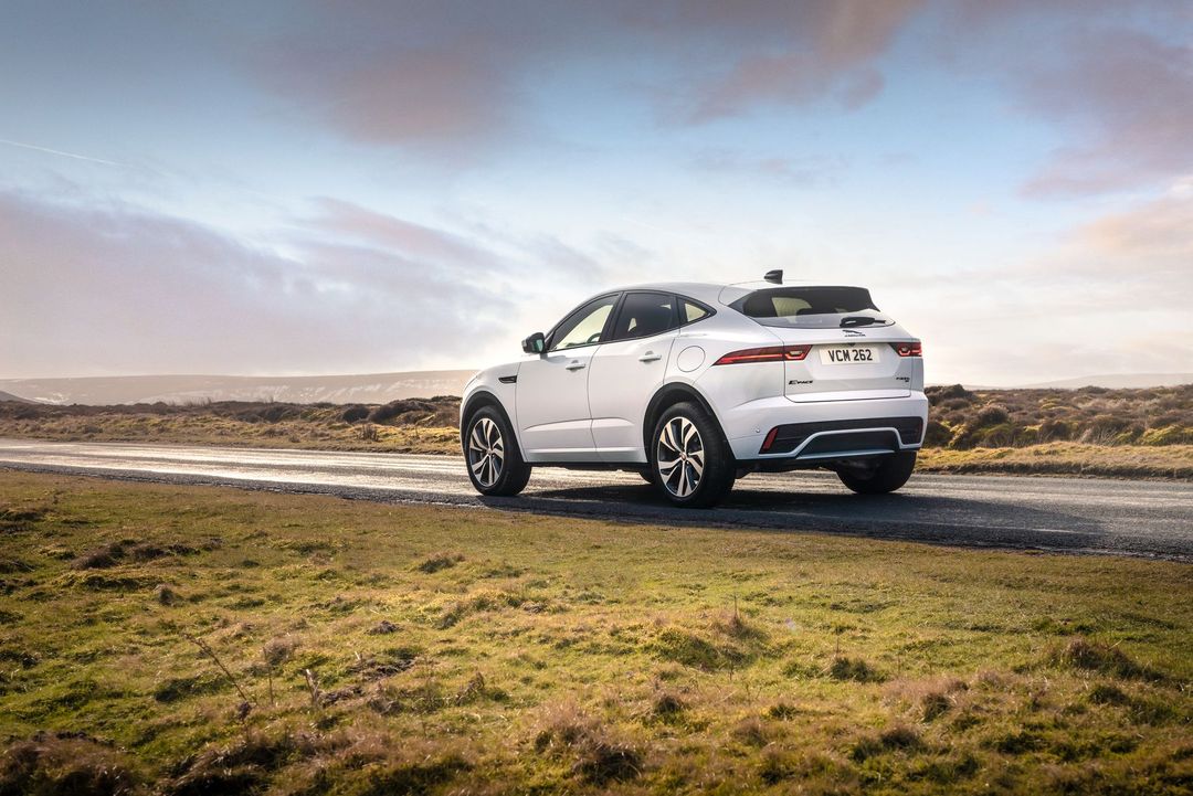 Jag_E-PACE_PHEV_21MY_Yulong_White_100321_0067