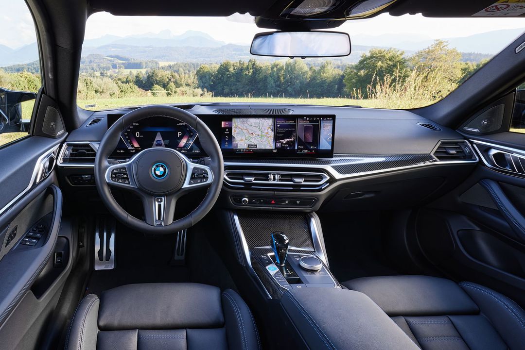 P90439369_highRes_bmw-i4-m50-9-2021