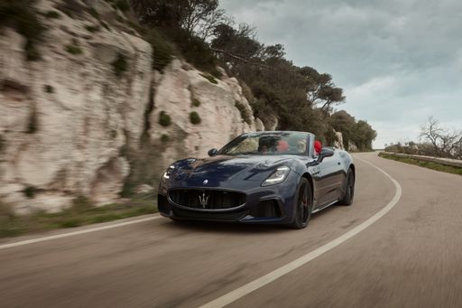 23999-MaseratiGranCabrioTrofeo