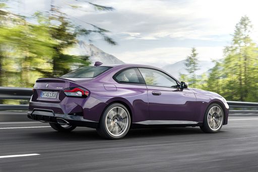 P90428488_highRes_the-all-new-bmw-m240