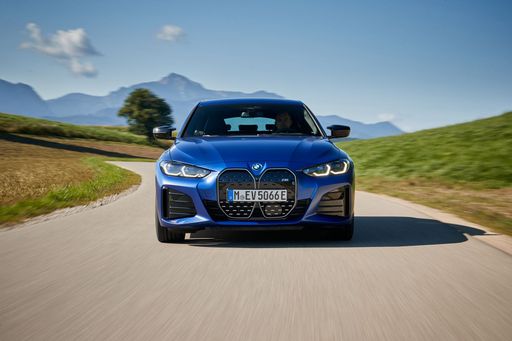 P90439356_highRes_bmw-i4-m50-9-2021