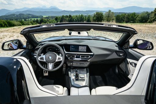 P90479470_highRes_bmw-z4-m40i-09-2022