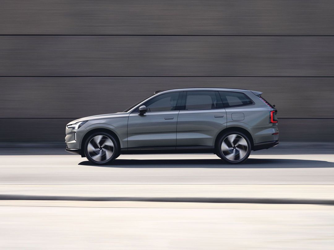 305707_Volvo_EX90