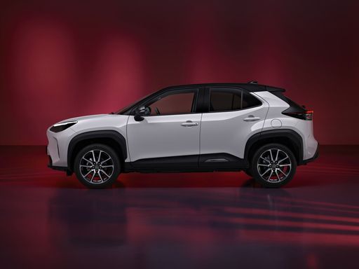 77863-2022yariscrossgrsext006-web-lr