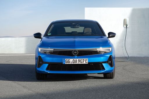 04_opel_astra_sports_tourer_plugin_hybrid_519427-630f46c095b3a