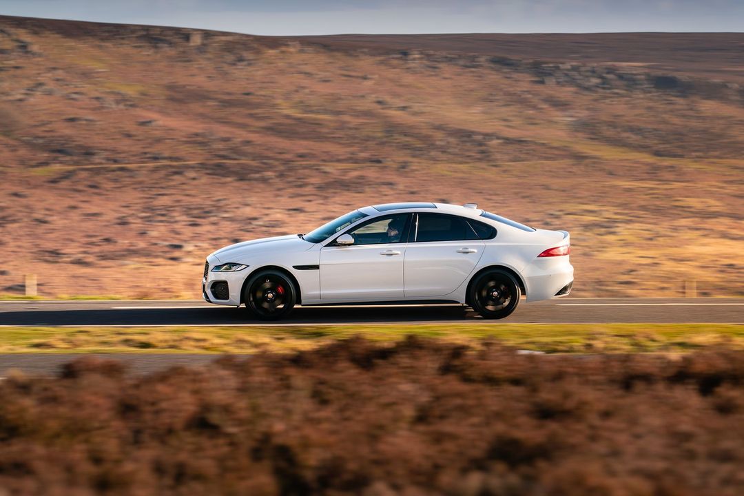 Jag_XF_21MY_Driving_270121_0431