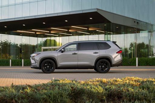 2026_Toyota_Grand-Highlander_Nightshade_Cement_005
