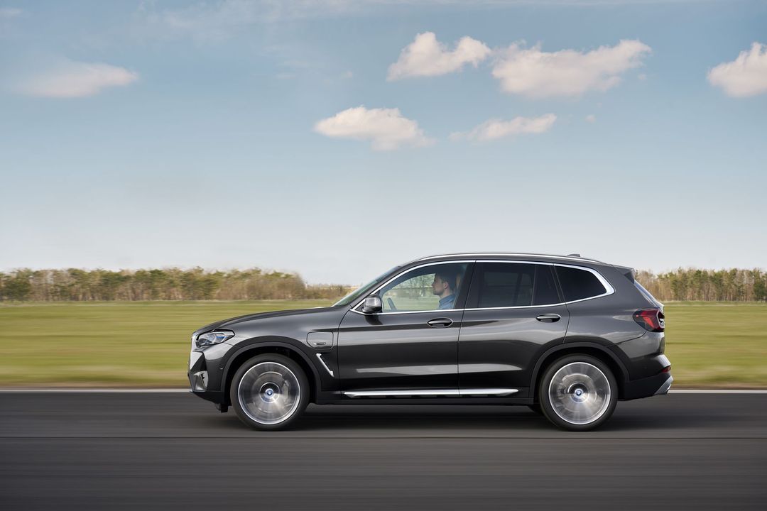 P90424688_highRes_the-new-bmw-x3-xdriv