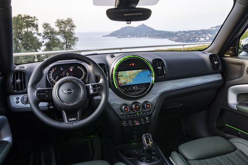 P90454013_highRes_mini-cooper-s-countr