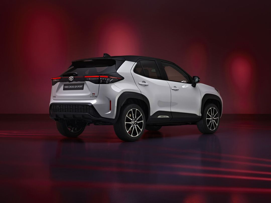 77861-2022yariscrossgrsext004-web-lr