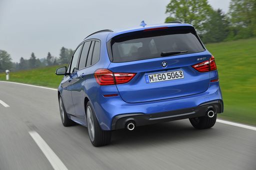 P90305281_highRes_the-new-bmw-2-series