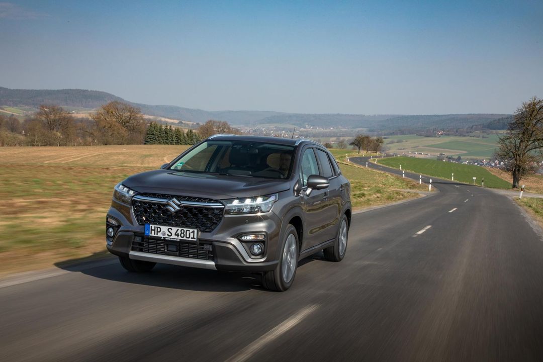 Suzuki_S-Cross_016