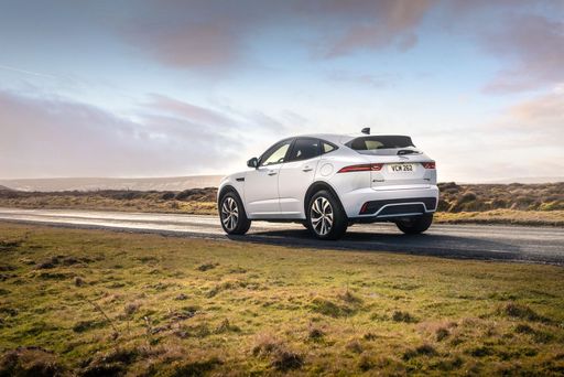 Jag_E-PACE_PHEV_21MY_Yulong_White_100321_0067