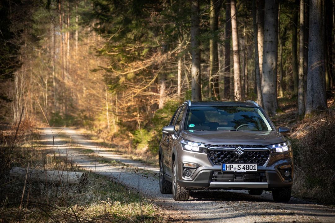 Suzuki_S-Cross_040