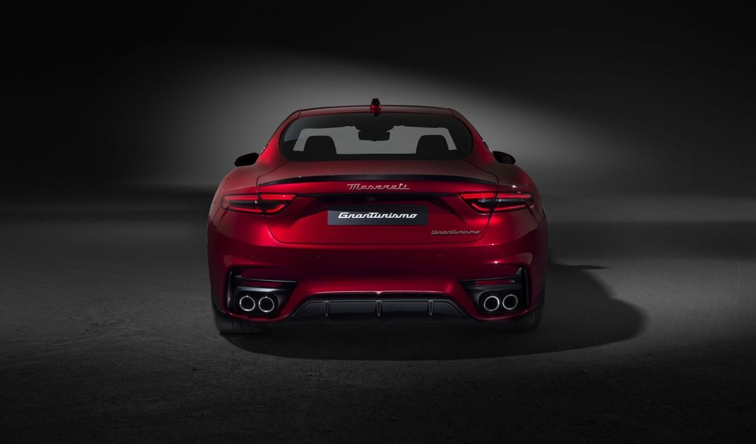Small-20111-MaseratiGranTurismoTrofeo