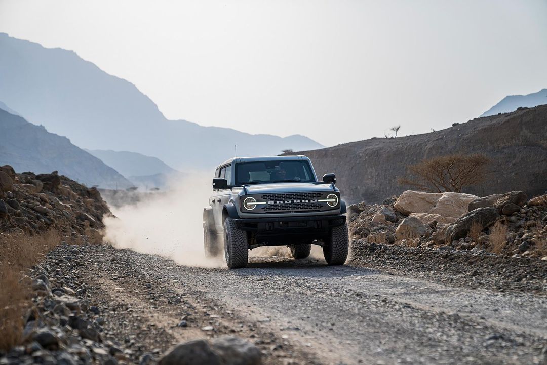 2023_FORD_BRONCO_BADLANDS_04-LOW