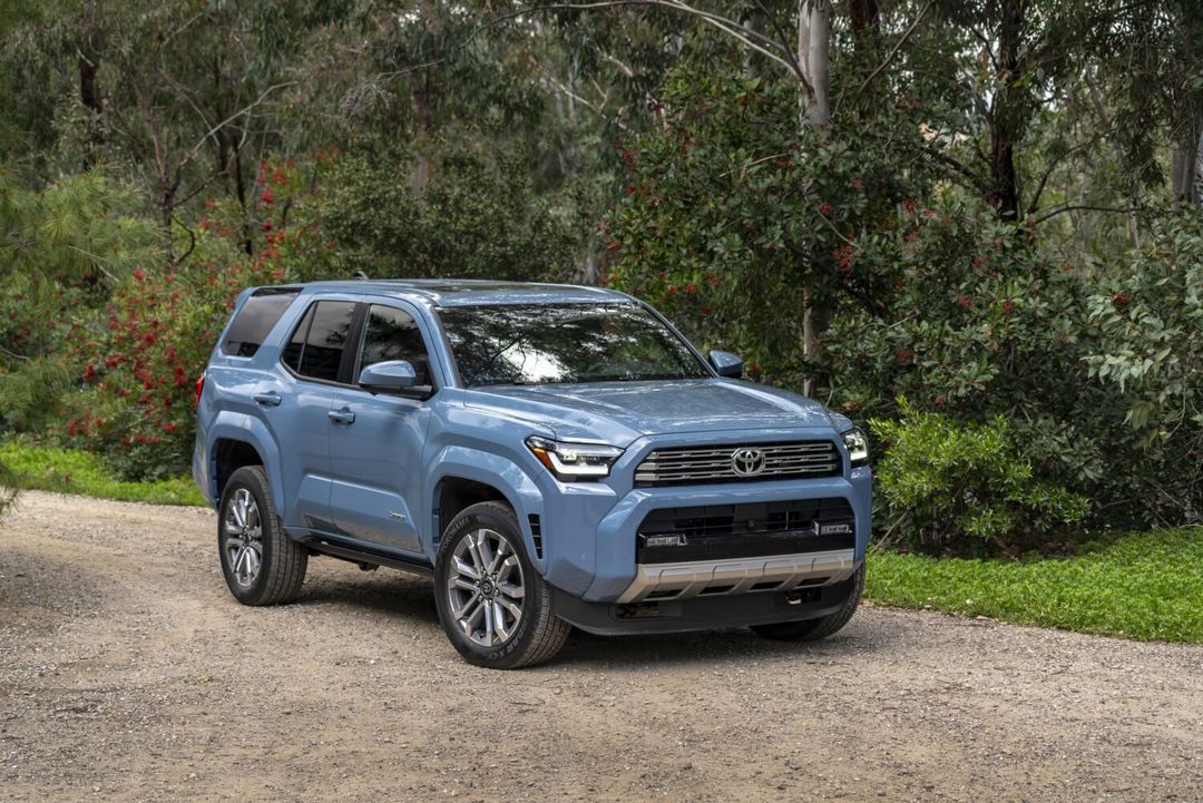 2025_Toyota_4Runner_Limited_HeritageBlue_01-1500x1001