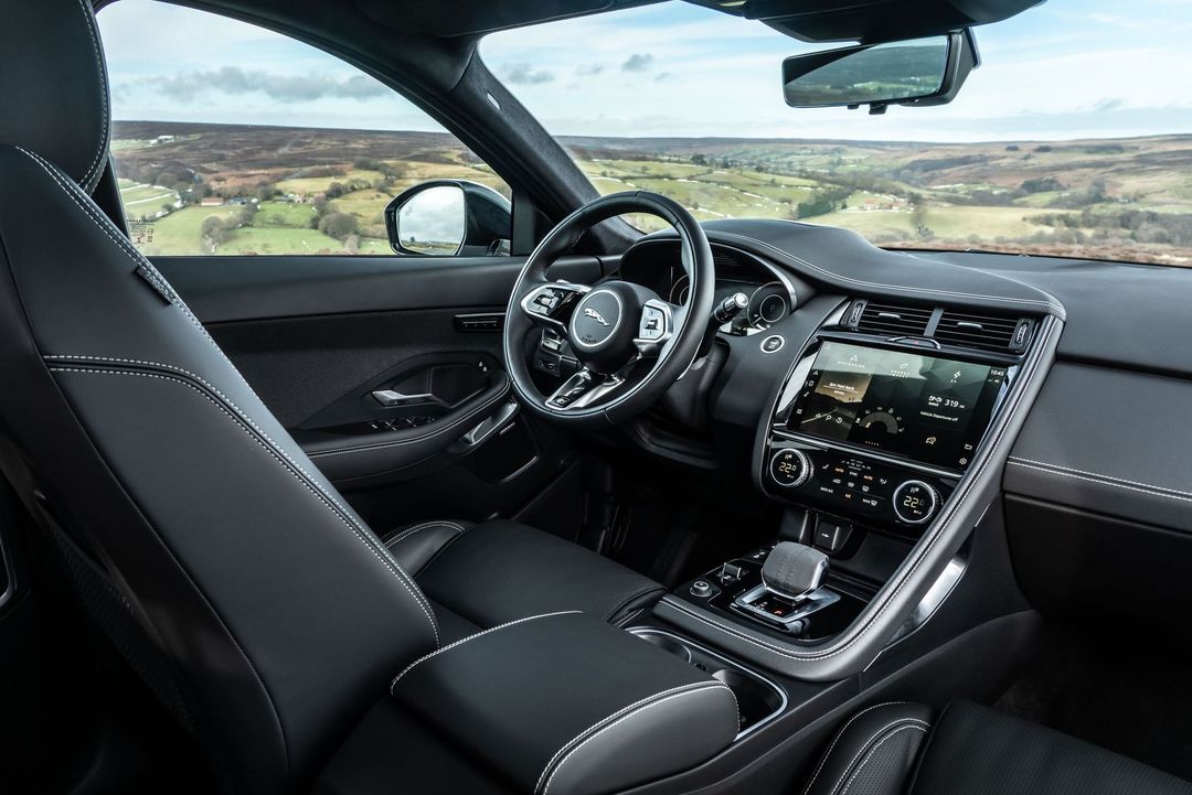 Jag_E-PACE_PHEV_21MY_Yulong_White_Interior_100321_6884