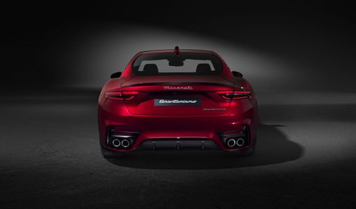 Small-20111-MaseratiGranTurismoTrofeo